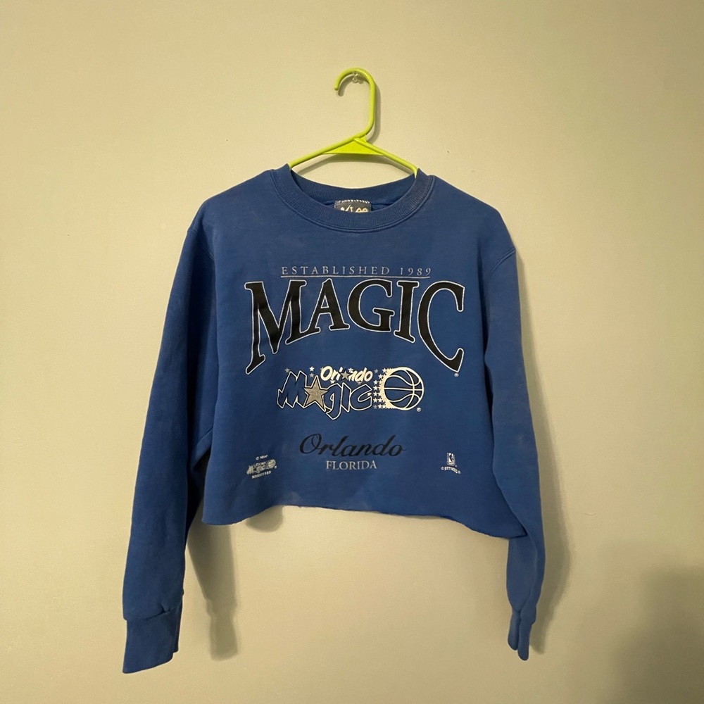 Vintage Nutmeg Orlando Magic Crewneck Sweatshirt by Lee Sports Size “L” cropped.